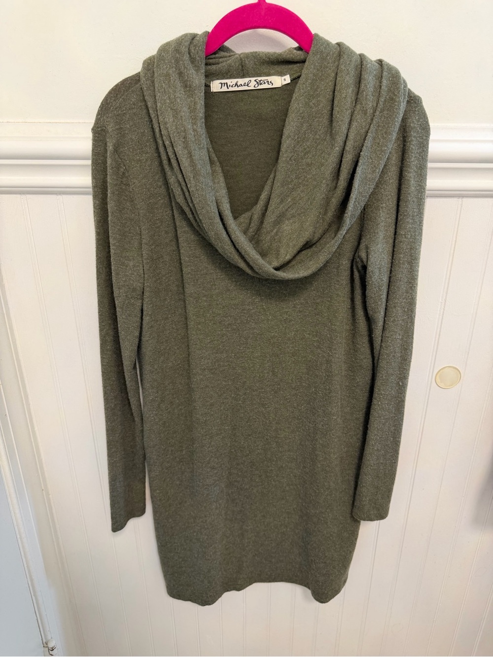 Michael Stars Olive V-Neck Lightweight Sweater